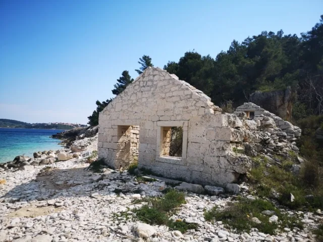 Esencija Škoja by Sunči